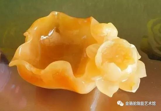 黄蜡石市场行情分析与收藏价值探讨